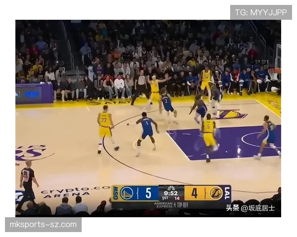 东契奇利用挡拆频繁拉开空间 提升关键时刻得分效率