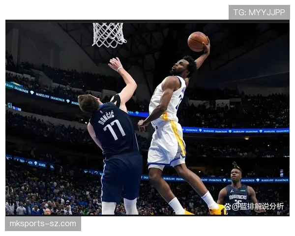 维金斯突破制造防守错位 助勇士拉开关键分差