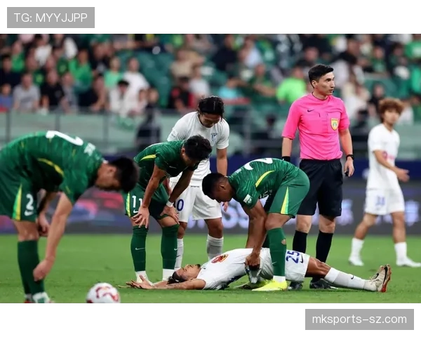 国安中场节奏混乱，控球数据尚可却难掩组织失控局面